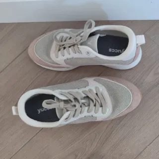 Zapatillas casual beige y rosa T40 de Yuccs