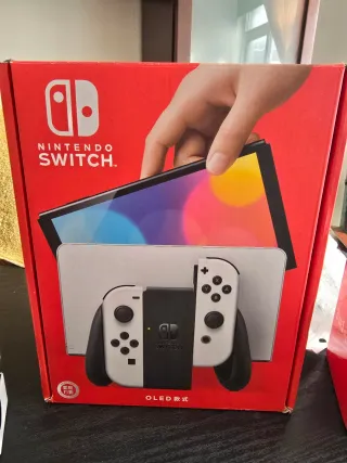 Nintendo Switch OLED HK Bianca