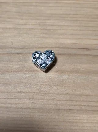 Charm Corazón con Circonitas