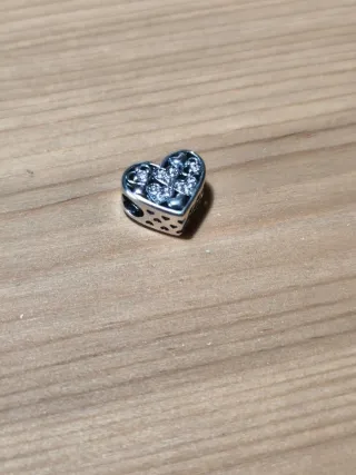 Charm Corazón con Circonitas