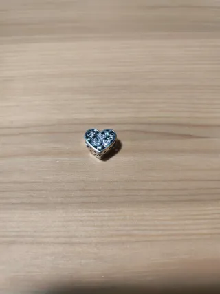 Charm Corazón con Circonitas