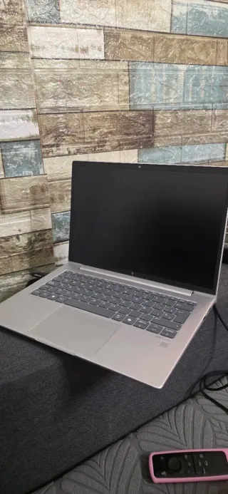 Portátil HP EliteBook 645 G11 Ryzen 5 PRO 753