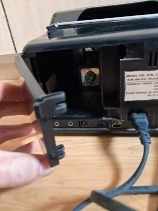 Televisor portátil ACTION negro