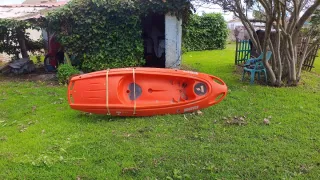 Piragua naranja QUASSOU, muy divertida