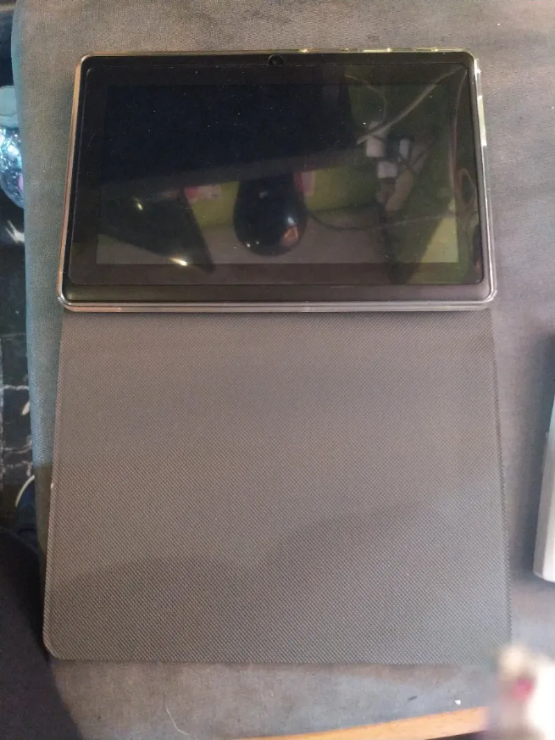 Tablet Negra y Plateada