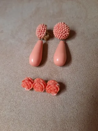Pendientes y broche flamenca color coral.