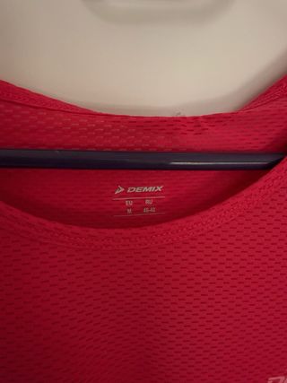 Camiseta deportiva Demix roja Talla M