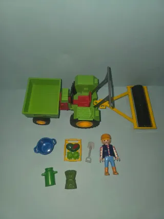 Playmobil Tractor con Remolque y Accesorios