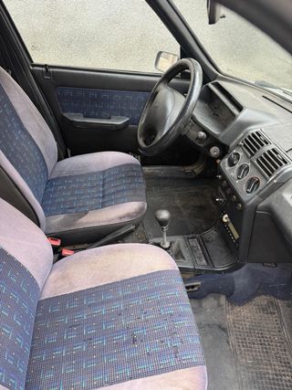 Peugeot 205 1998