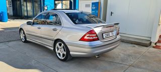 Mercedes-Benz Clase C 2005