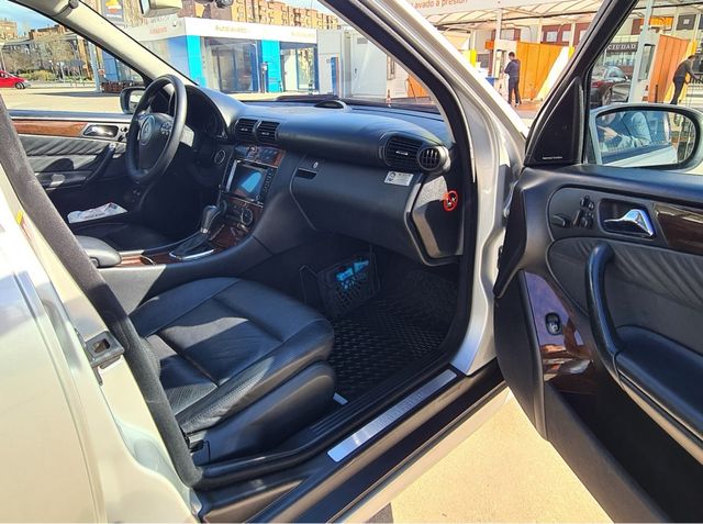 Mercedes-Benz Clase C320 2005