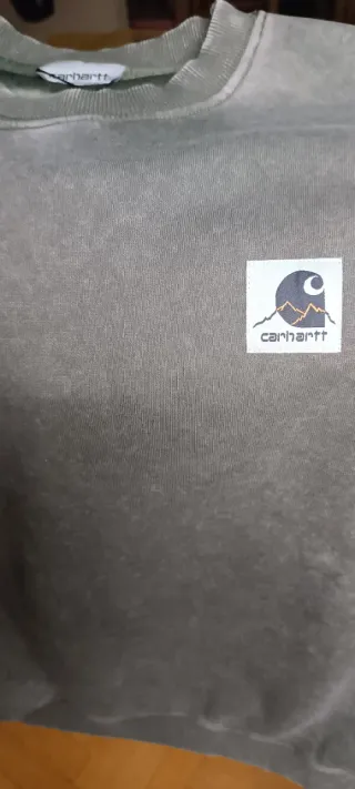 Sudadera Carhartt verde, efecto envejecido