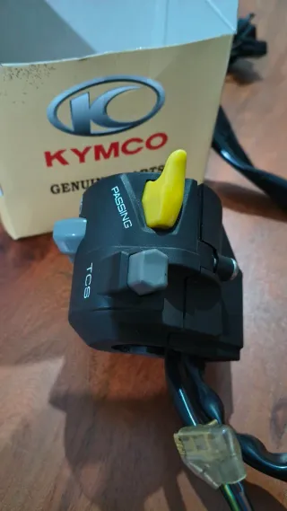 Piña/conmutador de luces Kymco