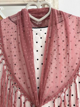 Manton Flamenco Rosa con Lunares Negros