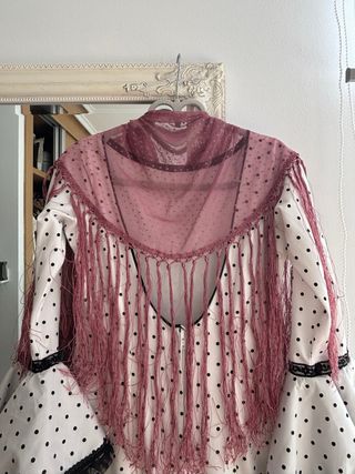 Manton Flamenco Rosa con Lunares Negros