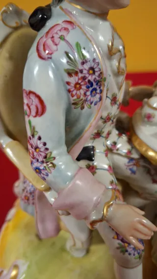 Figura de porcelana de pareja