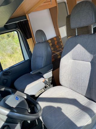 AUTOCARAVANA FORD CHALLENGER GENESIS 43 2005