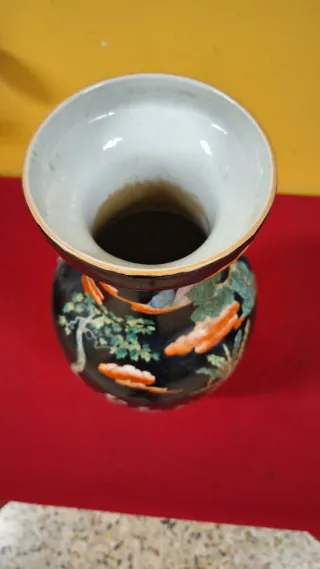 Jarrón chino pintado a mano con sello