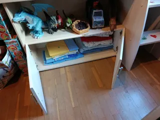 Cama alta juvenil nido con huecos tipo litera