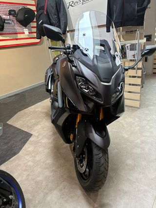 Yamaha TMAX 560 TECH MAX - 2400 km siempre parking