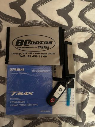 Yamaha TMAX 560 TECH MAX - 2400 km siempre parking