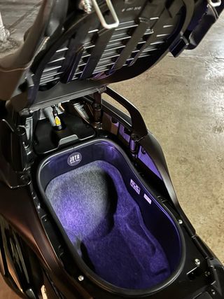 Yamaha TMAX 560 TECH MAX - 2400 km siempre parking