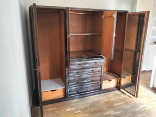 Armario de madera vintage