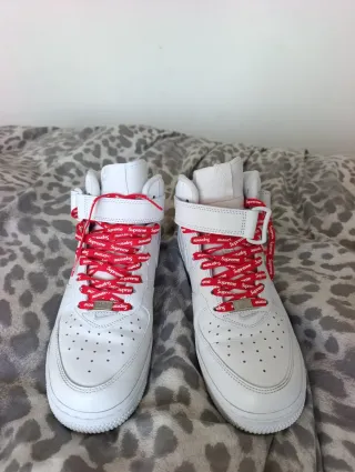 Nike Air Force 1 Supreme Mid