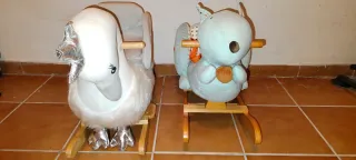 Balancines de bebé ardilla y cisne