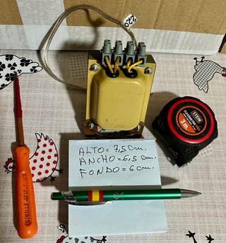 Transformador LOYJE Corriente Alterna 230V. a 12V.