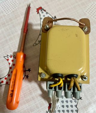 Transformador LOYJE Corriente Alterna 230V. a 12V.