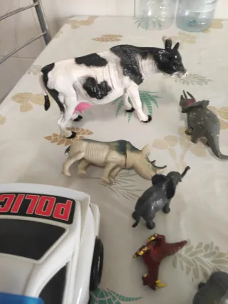 Lote de juguetes y muñecos