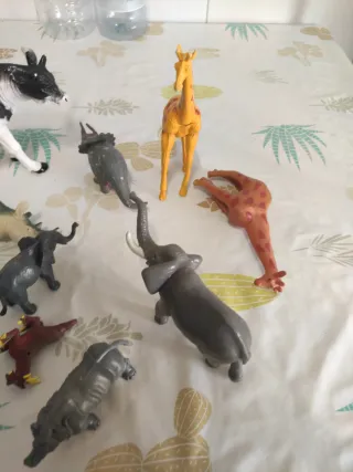 Lote de juguetes y muñecos