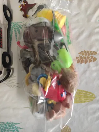 Lote de juguetes y muñecos