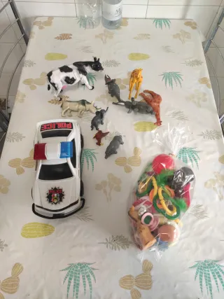 Lote de juguetes y muñecos