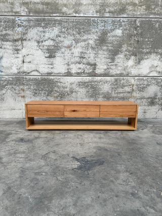 Mueble TV Alguema 3 cajones en chapa de roble