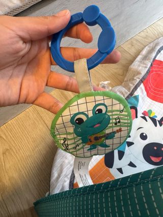 Gimnasio para bebé con piano