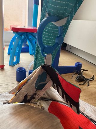 Gimnasio para bebé con piano