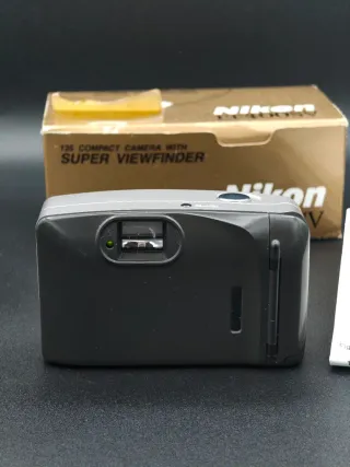 Cámara analógica compacta Nikon EF400SV  con caja