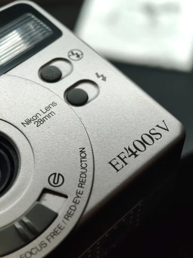 Cámara analógica compacta Nikon EF400SV  con caja