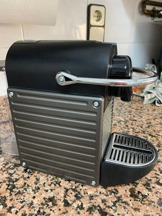 Cafetera Nespresso Negra