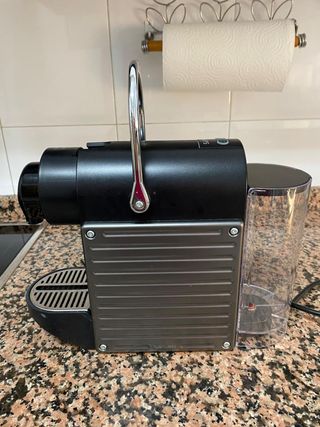 Cafetera Nespresso Negra