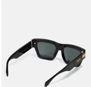 Gafas de sol Versace negras y doradas