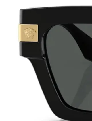 Gafas de sol Versace negras y doradas