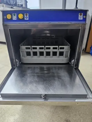 Lavavajillas industrial