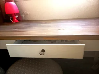 Escritorio madera rústica patas blancas