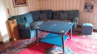 Mesa de centro dde madera cuadrada azul