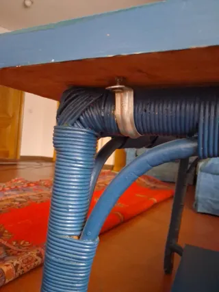 Mesa de centro dde madera cuadrada azul