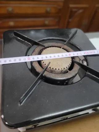 Antiguo hornillo de petroleo de laboratorio