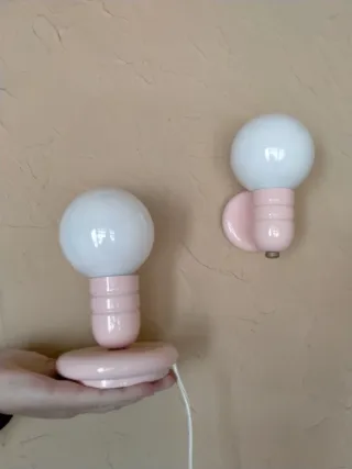 Lámpara de mesa y aplique rosa y blanco vintage